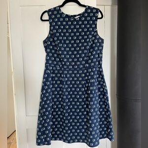Fun TV print dress by Birds of North America. Size 14, Made in Canada.